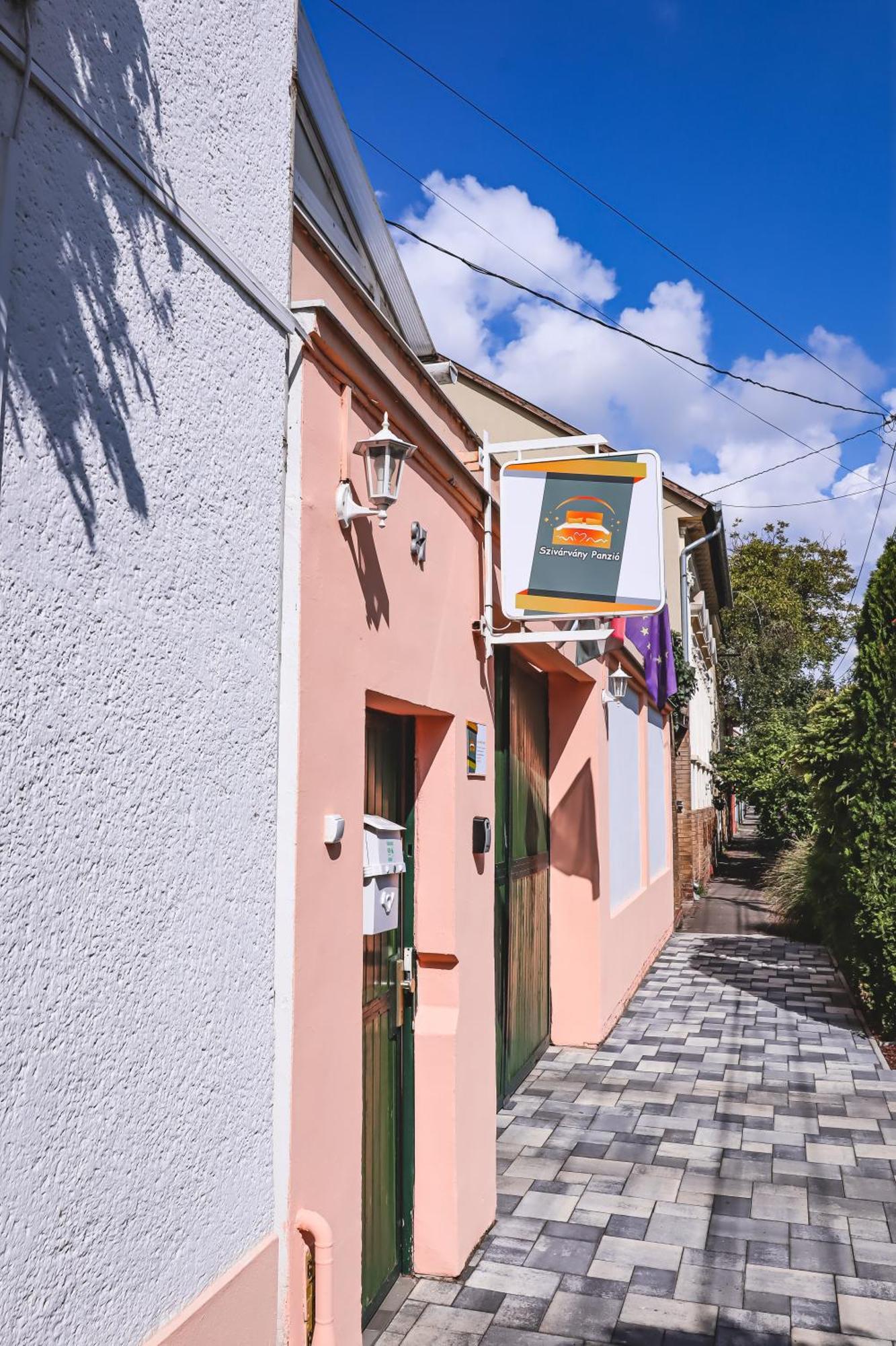 Szivárvány Panzió Szeged Exterior foto